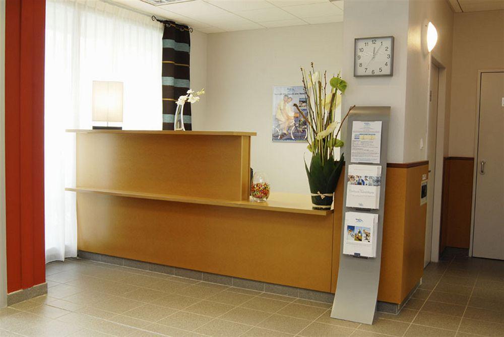 Nemea Aeroport Aparthotel